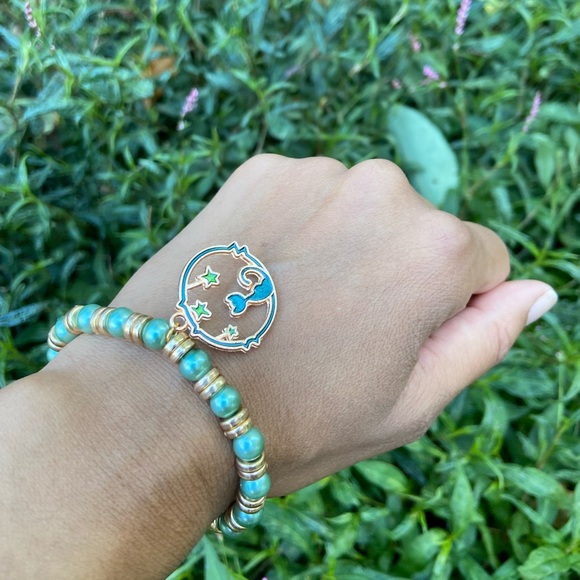 Blue Plated Enamel Cat Moon Star Celestial Charm Glass Bead Stackable Bracelet - Picture 3 of 3